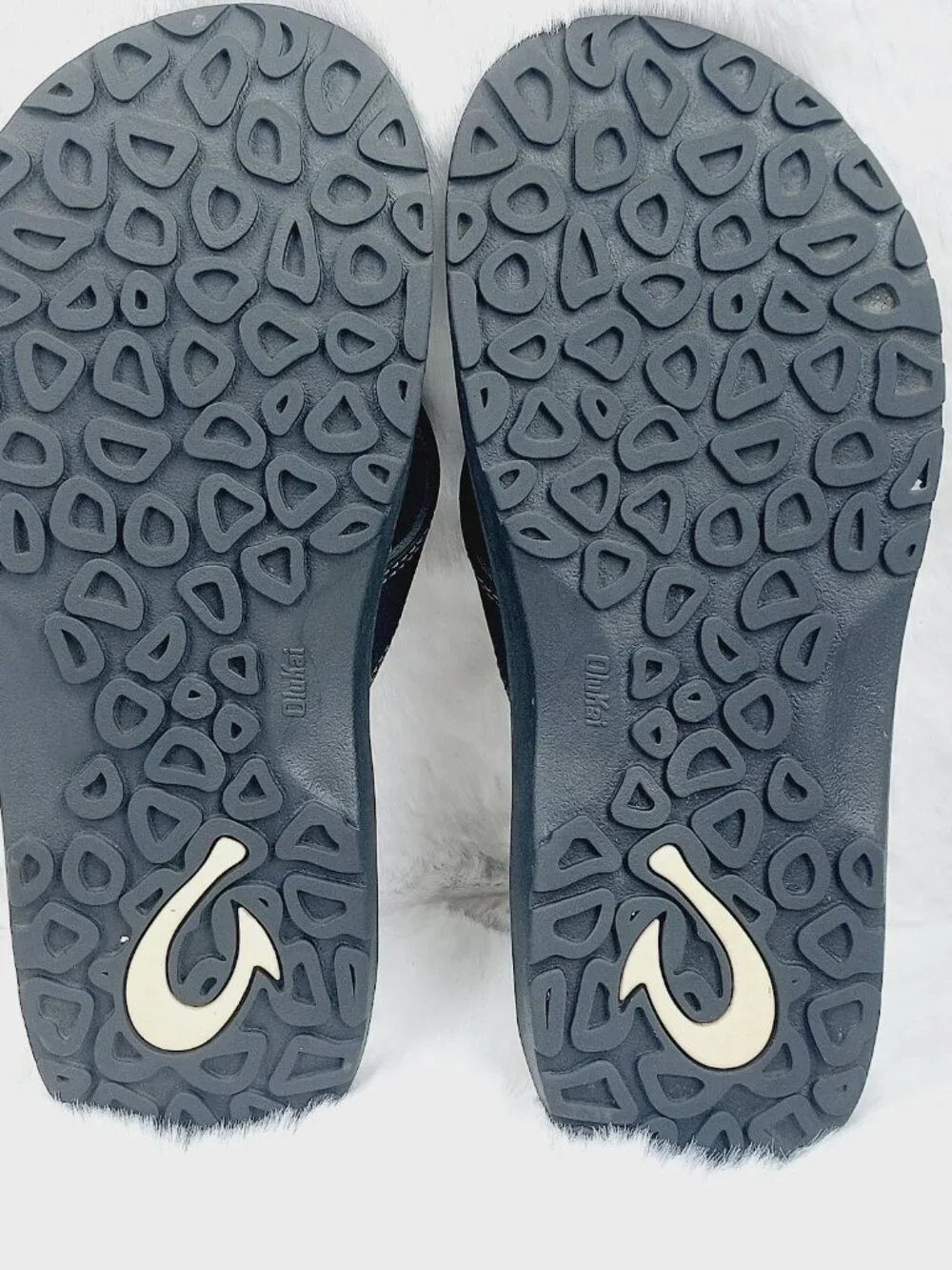 Olukai Men's Shadow Black Ohana Slip-On Classic Thong Sandal Size 11